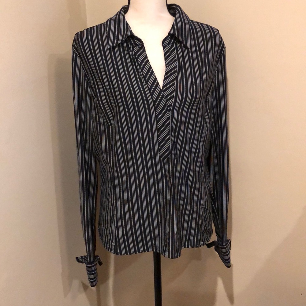 Women’s buttoned blouse